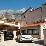 Olga 2 Makarska