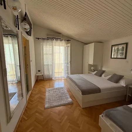 Apartment Olga 2 Makarska
