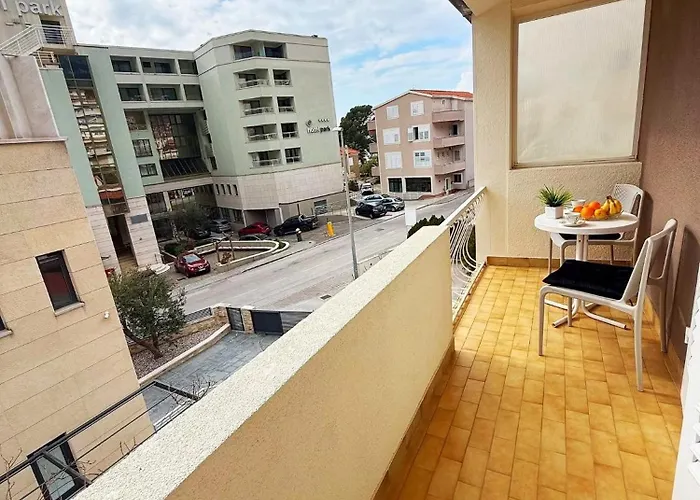 Olga 2 Apartment Makarska